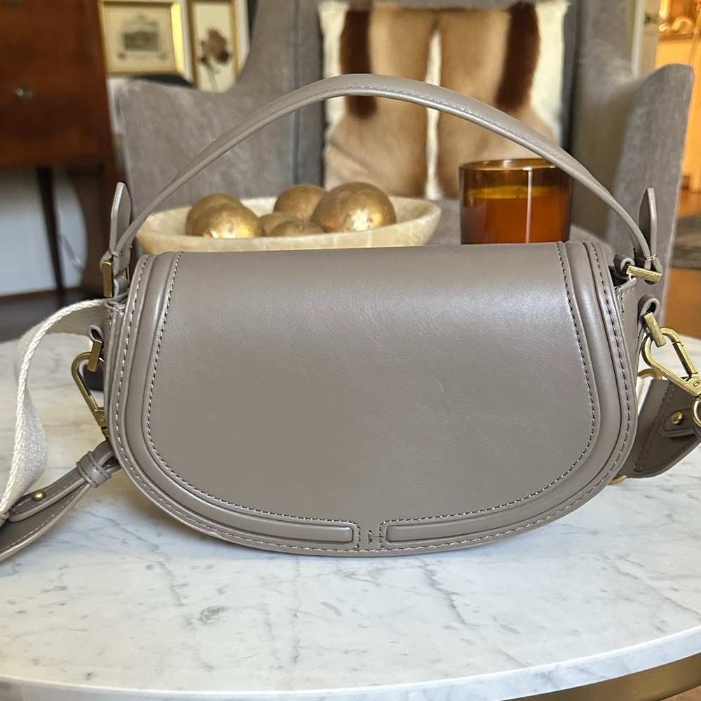 Elegant Taupe Leather Shoulder Bag